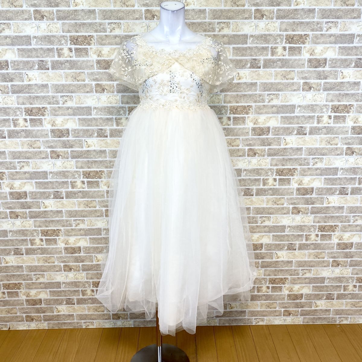 子供ドレス ロングドレス 150 クリーム系 9号マネキンに着せてます (ファスナー正常) カラードレス 発表会 中古13301拍卖