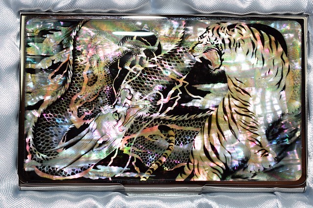 ■韓国 伝統工芸■螺鈿細工 名刺入れ■虎と龍■送料無料!■拍卖