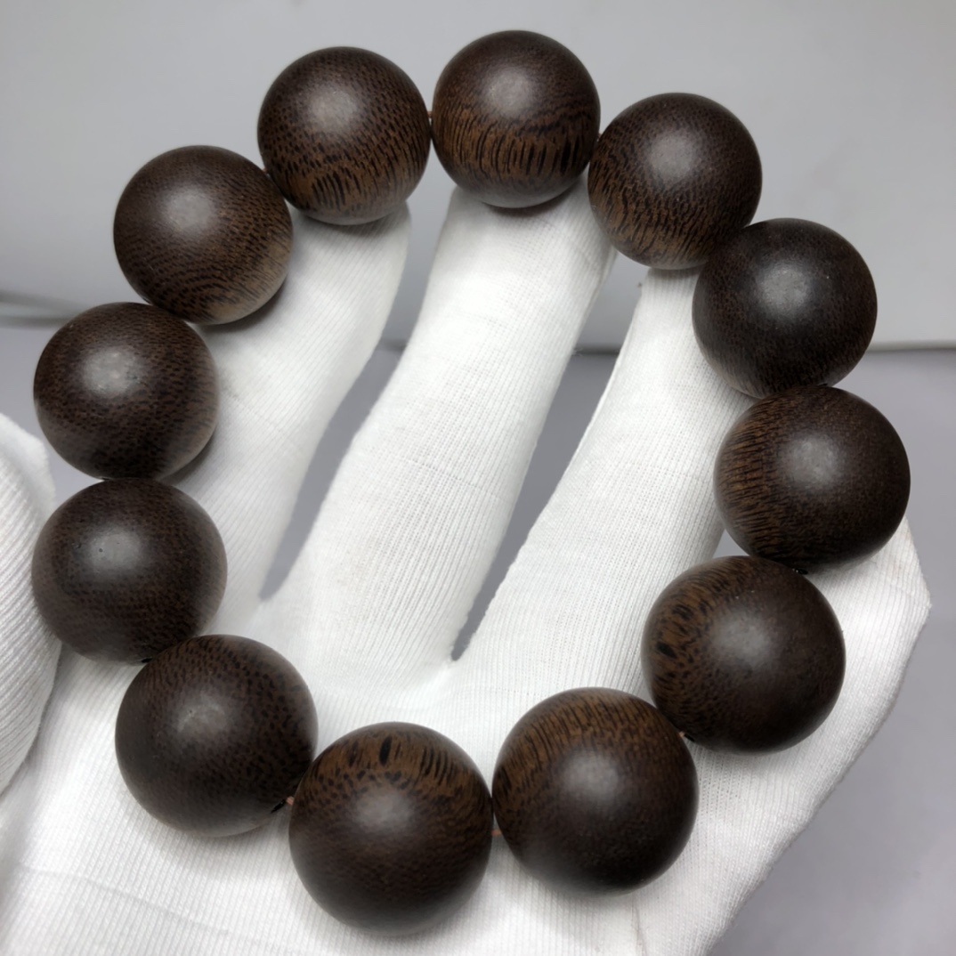 早期收藏 古沈香彫 沈香 香木 老料 手鏈 手串 腕輪 数珠 念珠 箱付 置物 時代物 古董品 骨董 旧家蔵出し 唐物 中国古玩 古美術品拍卖