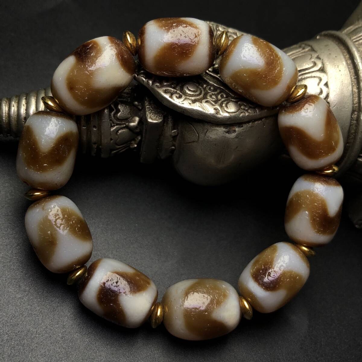 清時代 藏傳 チベット 風水 瑪瑙 天珠手鏈 手串 裝身具 念珠 仏珠 置物擺件 古美術品 時代物 古董品 収集 旧家蔵出 中国唐物拍卖