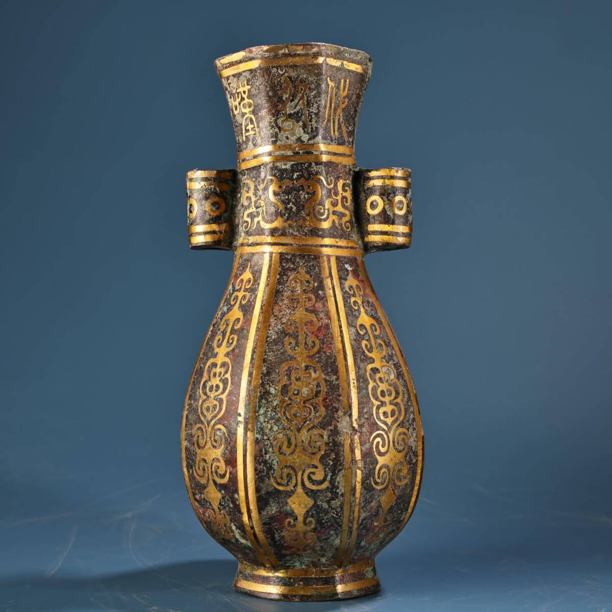 早期收集 青銅器 古銅彫 錯金 貫耳瓶 花瓶 龍紋 稀少珍品 文案置物 擺件 時代物 古董品 骨董 旧家蔵出し 唐物 中国古玩 古美術品拍卖