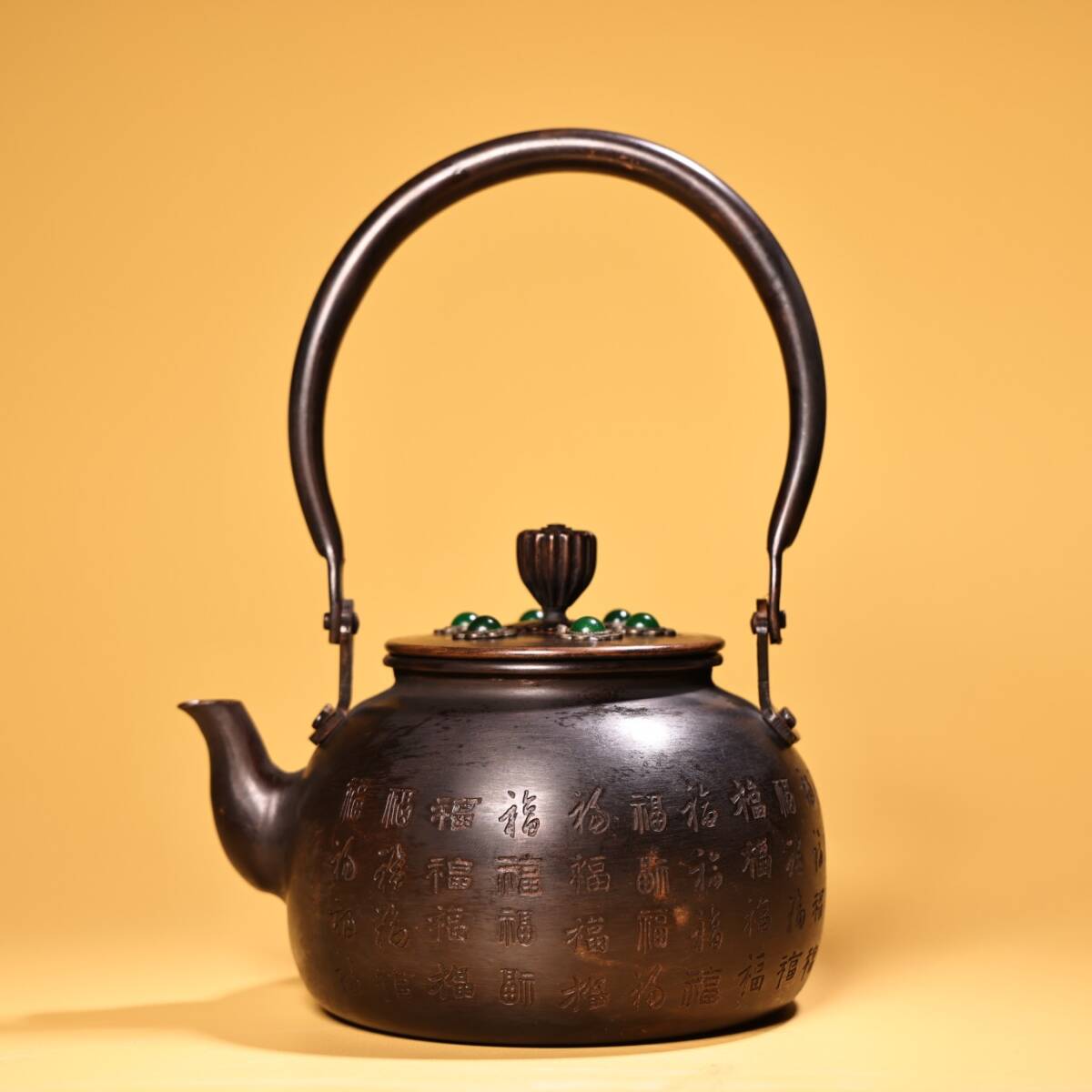 收藏 古銅彫 嵌宝石 銅器 黄銅 急須 茶壺 煎茶道具 茶道具 壺 文案置物 擺件 時代物 古董品 骨董 旧家蔵出し 唐物 中国古玩 古美術品拍卖