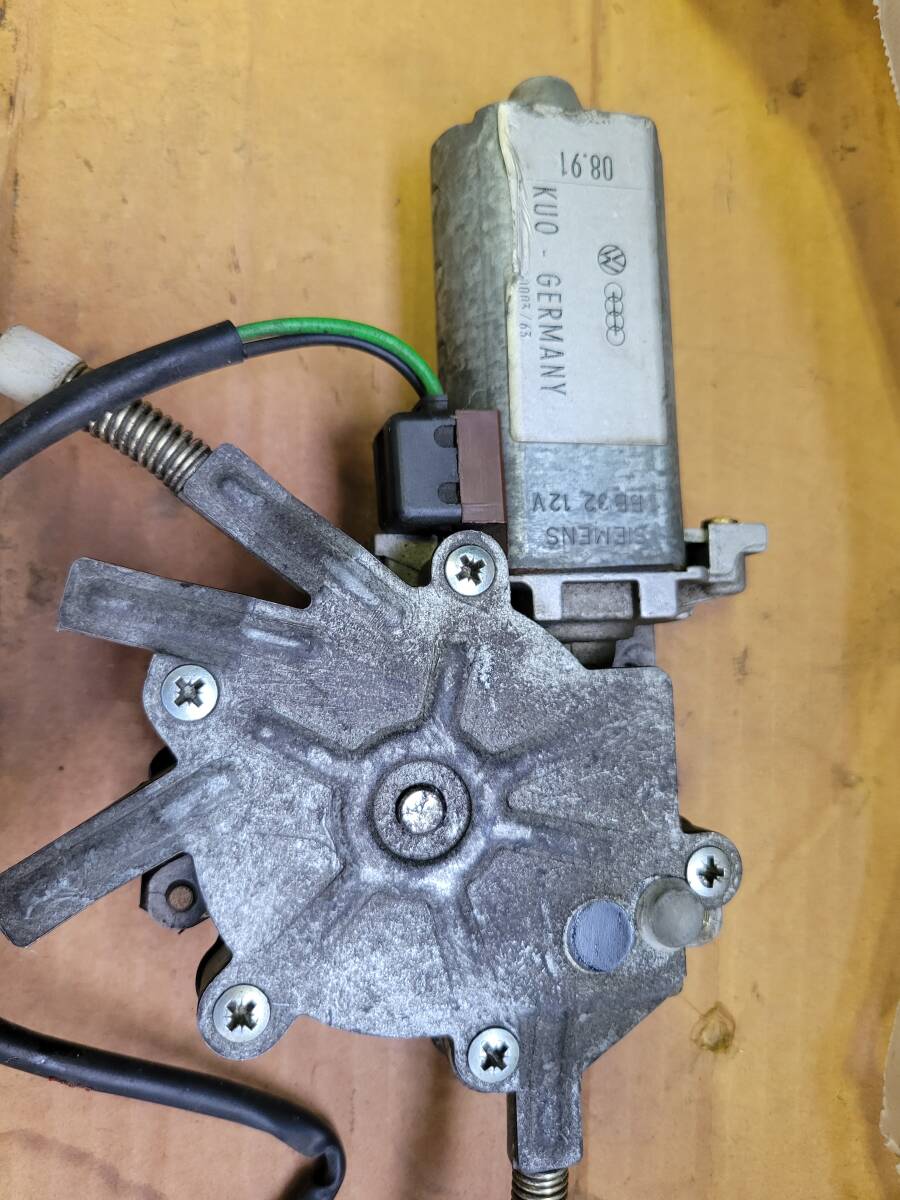 旧車用ウインドウリフター外車用かな?動作確認済みです。拍卖