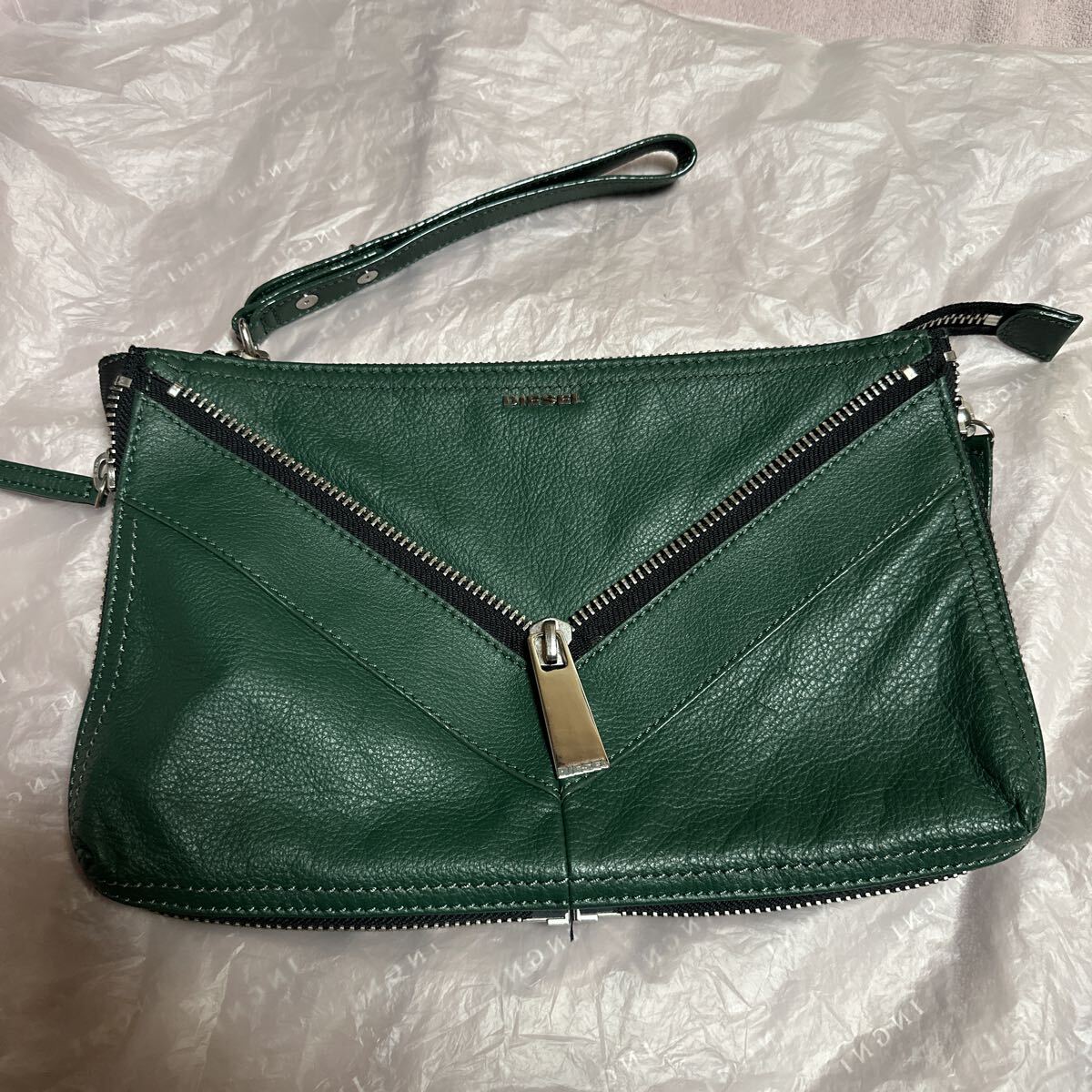 ☆DIESEL☆ディーゼル ダークグリーン バッグ ハンドバッグ ショルダーバッグ 斜め掛け ポシェット拍卖