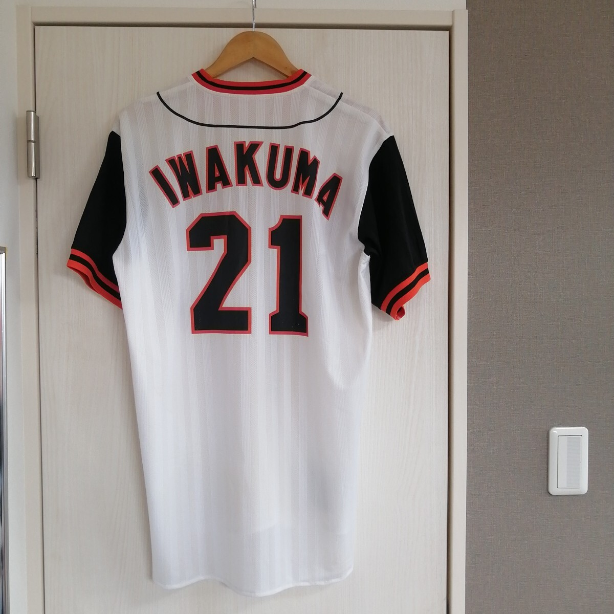 希少 プロ野球 巨人 読売ジャイアンツ レアユニフォーム 岩隈久志拍卖