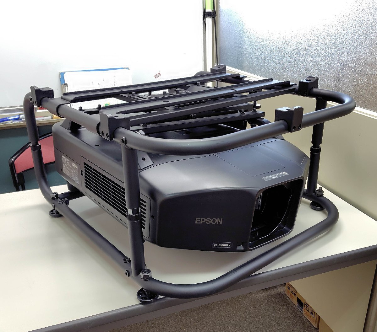 【訳あり/札幌直接引取/佐川カーゴ便】中古品 EPSON EB-Z10005U プロジェクター モデル:H610D ランプ使用時間:①774H/0H ②423H/0H I698拍卖