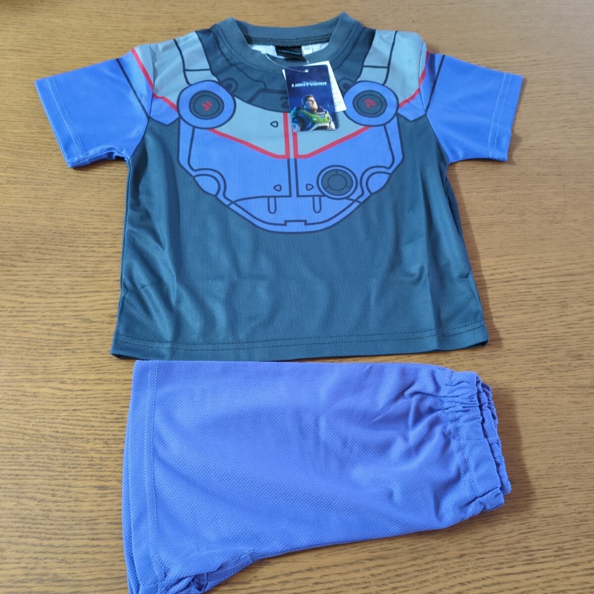 W☆新品☆バズライトイヤー☆パジャマ☆半袖・半パンツ☆サイズ100cm☆中紫色☆男子用☆No.2750拍卖