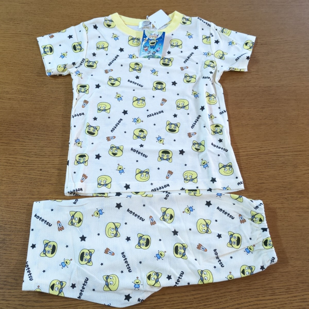 W☆新品☆宇宙なんちゃら こてつくん☆パジャマ☆半袖・半パンツ☆サイズ100cm☆黄色☆男子用☆No.2752拍卖