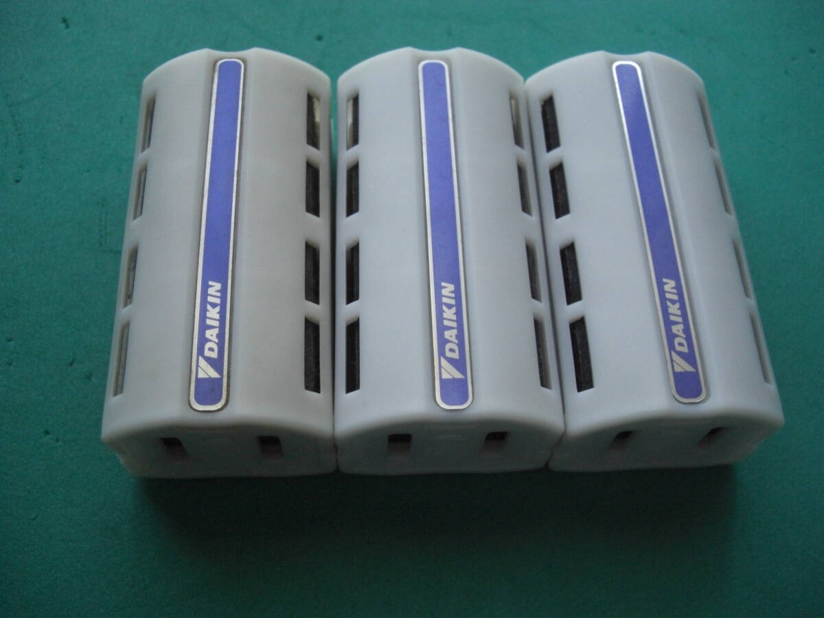 ダイキン 空気清浄機用脱臭カートリッジ ニオイとるーぷ 3個中古品臭いです、ジャンク出品です。拍卖