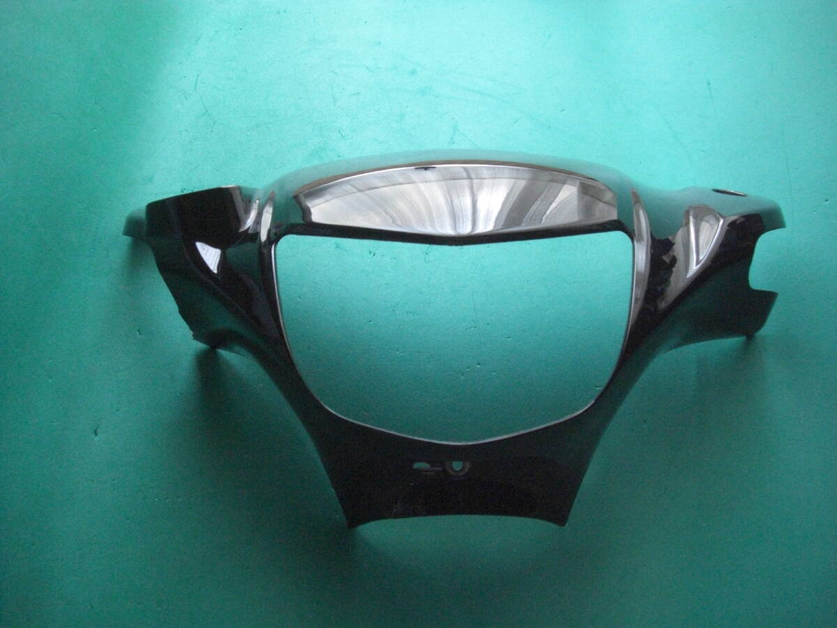 アドレスV125K6社外品ライトカウル黒色・破損あり・爪おれあり・ひび割れありジャンク出品です。拍卖
