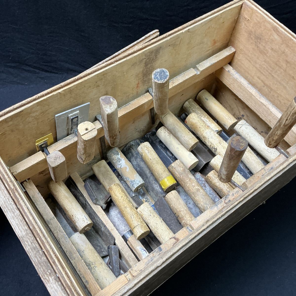【L14B485】左官鏝 色々まとめて28点セット 面引鏝 仕上 メジ こて コテ 木製 収納箱拍卖