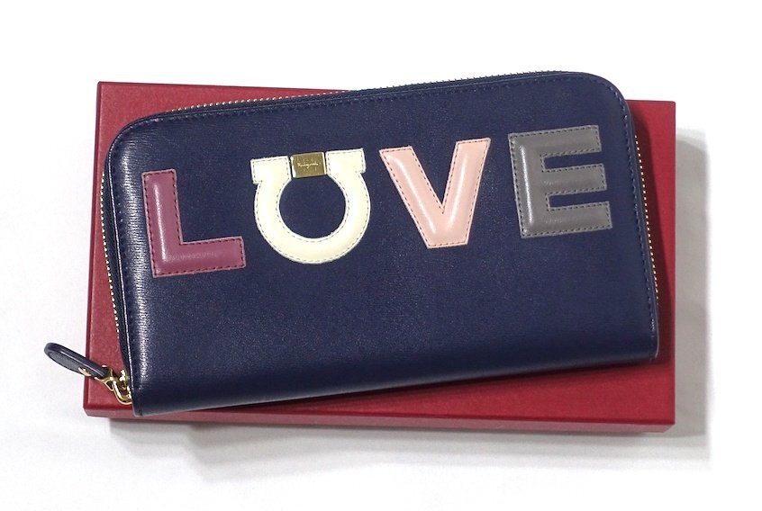 極美品 Salvatore Ferragamo フェラガモ LOVE ガンチーニ ジップアラウンド ロングウォレット 長財布 22 C983/01 レザー ネイビー拍卖
