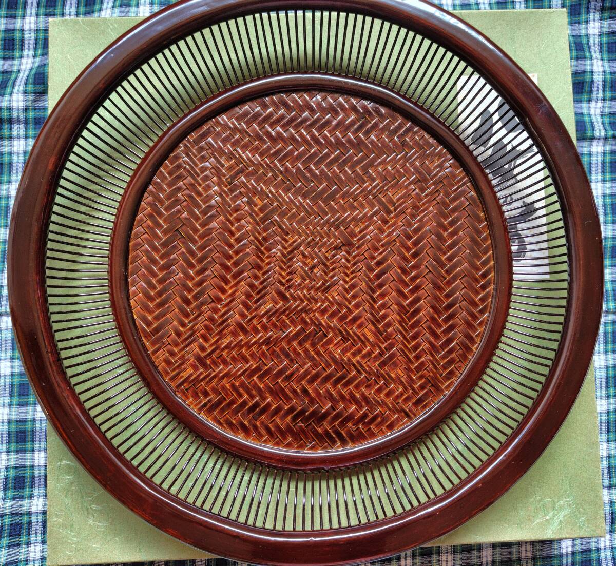 ◆送料込み◆未使用◆美品◆草野屋 くさのや「八女の匠」(やめのたくみ)くしめ丸盆 k32719 ◆漆塗 竹細工 うるし 竹 工芸品拍卖