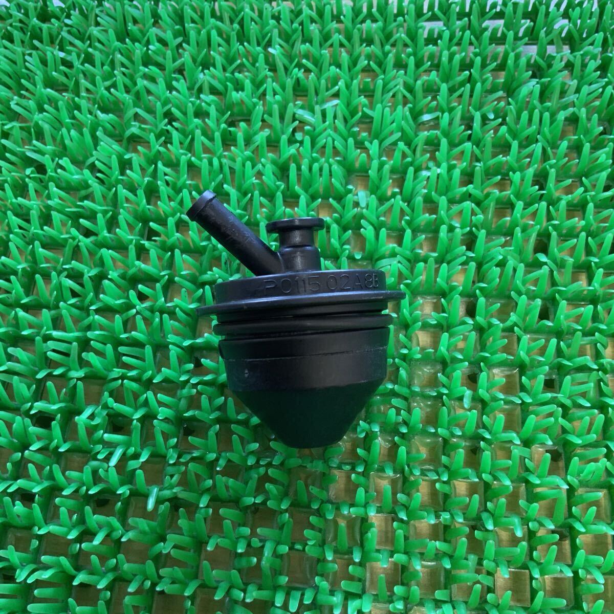 8-95 Buell ビューエル XB12R ファイヤーボルト 純正 燃料タンク ベントバルブ 中古 部品 バイク拍卖