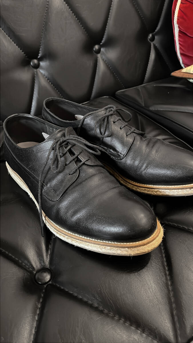 【美品】PRADA エスパリドリーユ UK8 黒 本革拍卖