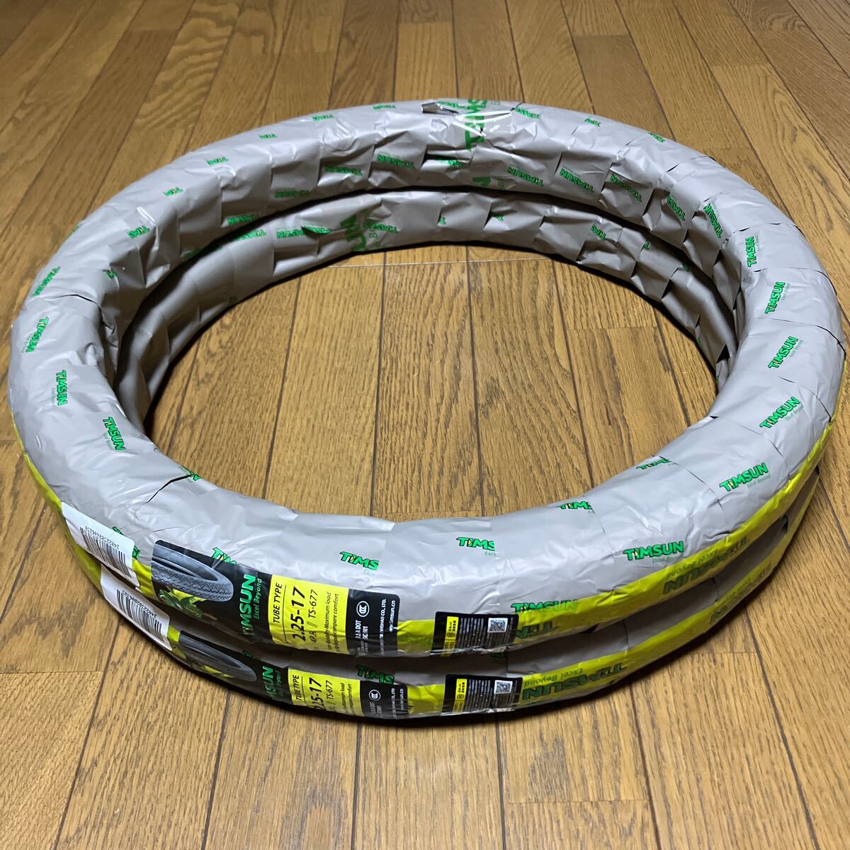 処分品 タイヤ スーパーカブ 2.25-17 ティムソン拍卖