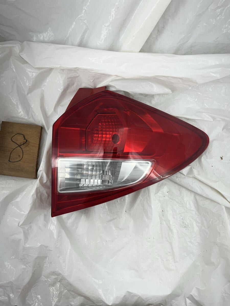 i8.14 トレジア NSP120X 純正 右 テール ランプ KOITO コイト 52-214 右側 運転席側 テールライト拍卖