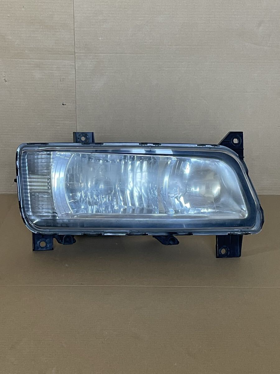 405 三菱 ふそう スーパーグレート ヘッドライト 右 運転席側 KOITO 100-87909 点灯確認済み HCHR-621拍卖