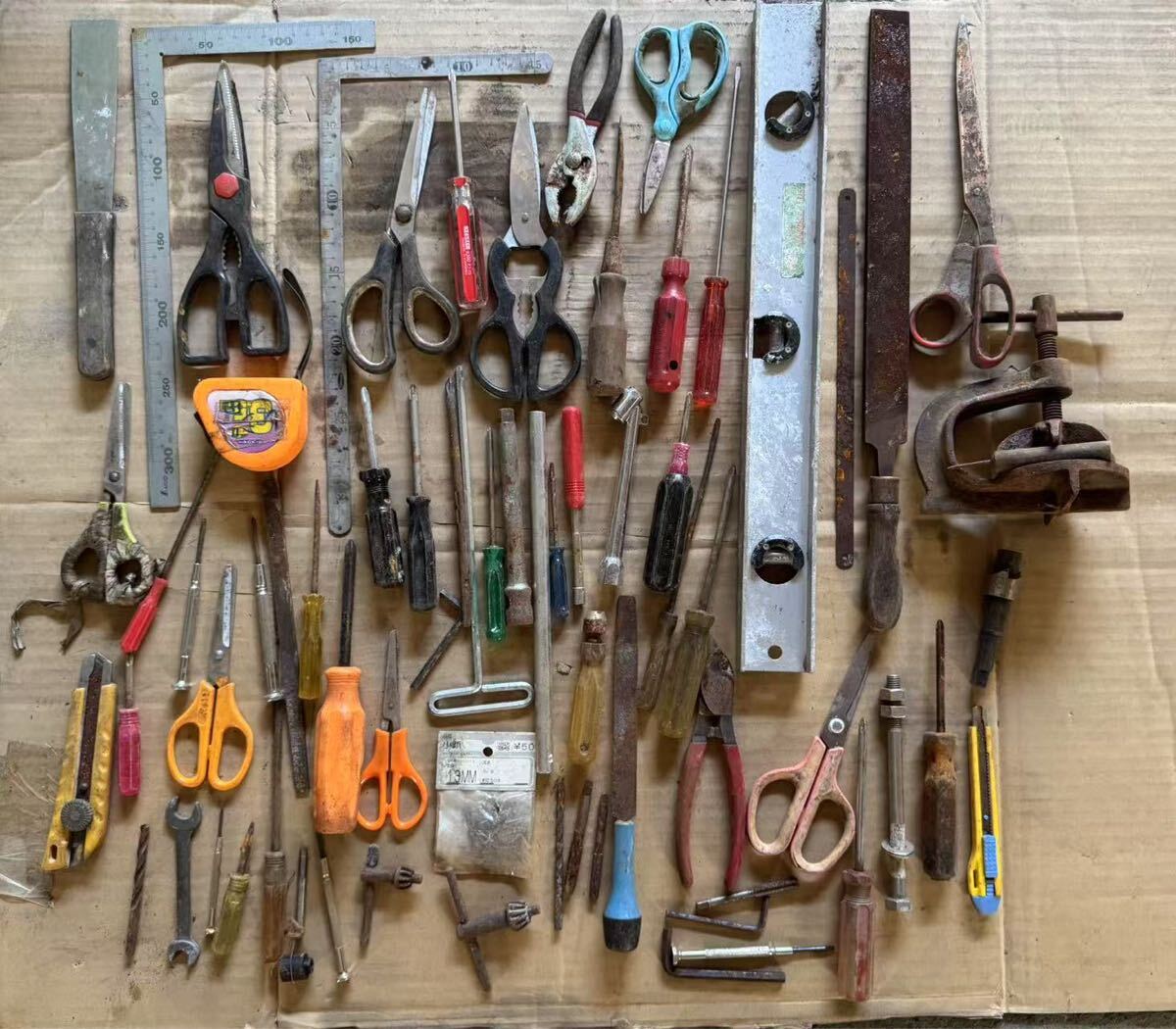 大工道具 6kgまとめて ハサミ ドライバー ハンドツール モンキー スパナ レンチ プライヤー 鋸 セット拍卖