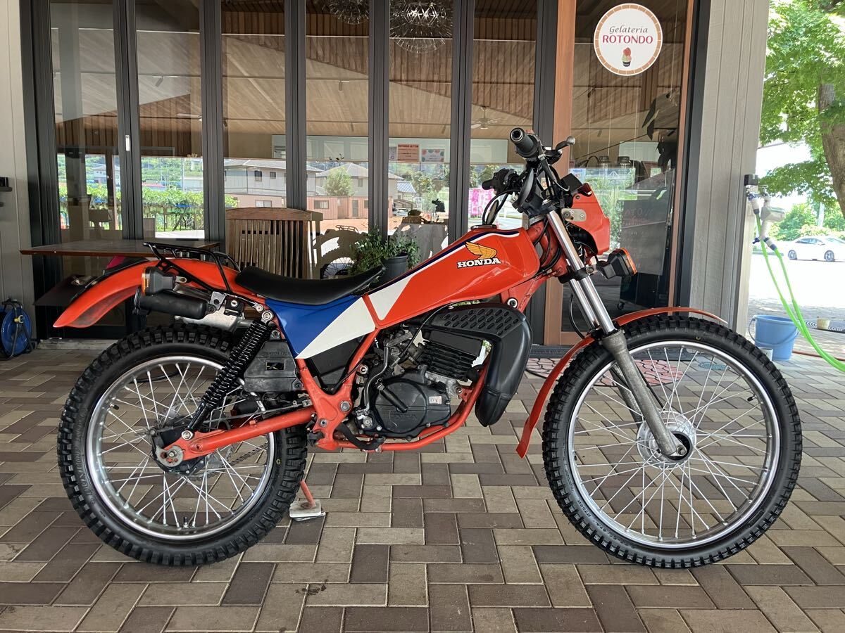 秋SALE!1万円スタート!HONDA TLM50 2サイクル 機関良好 前後タイヤ・チューブ新品 シート張り替え ギアオイル交換拍卖