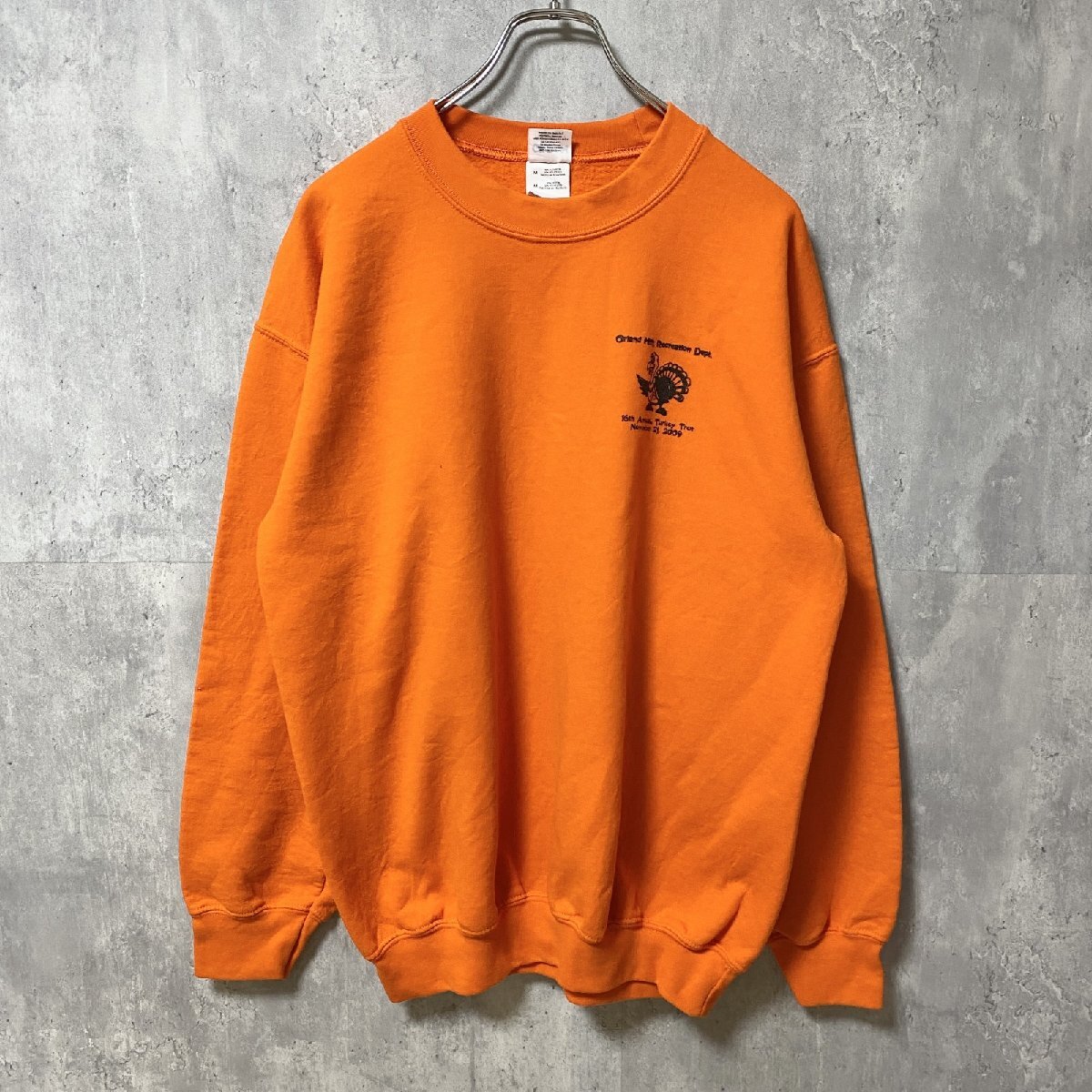 古着 used GILDAN ギルダン 長袖プリントスウェット トレーナー バックプリント オレンジ クルーネック Mサイズ拍卖