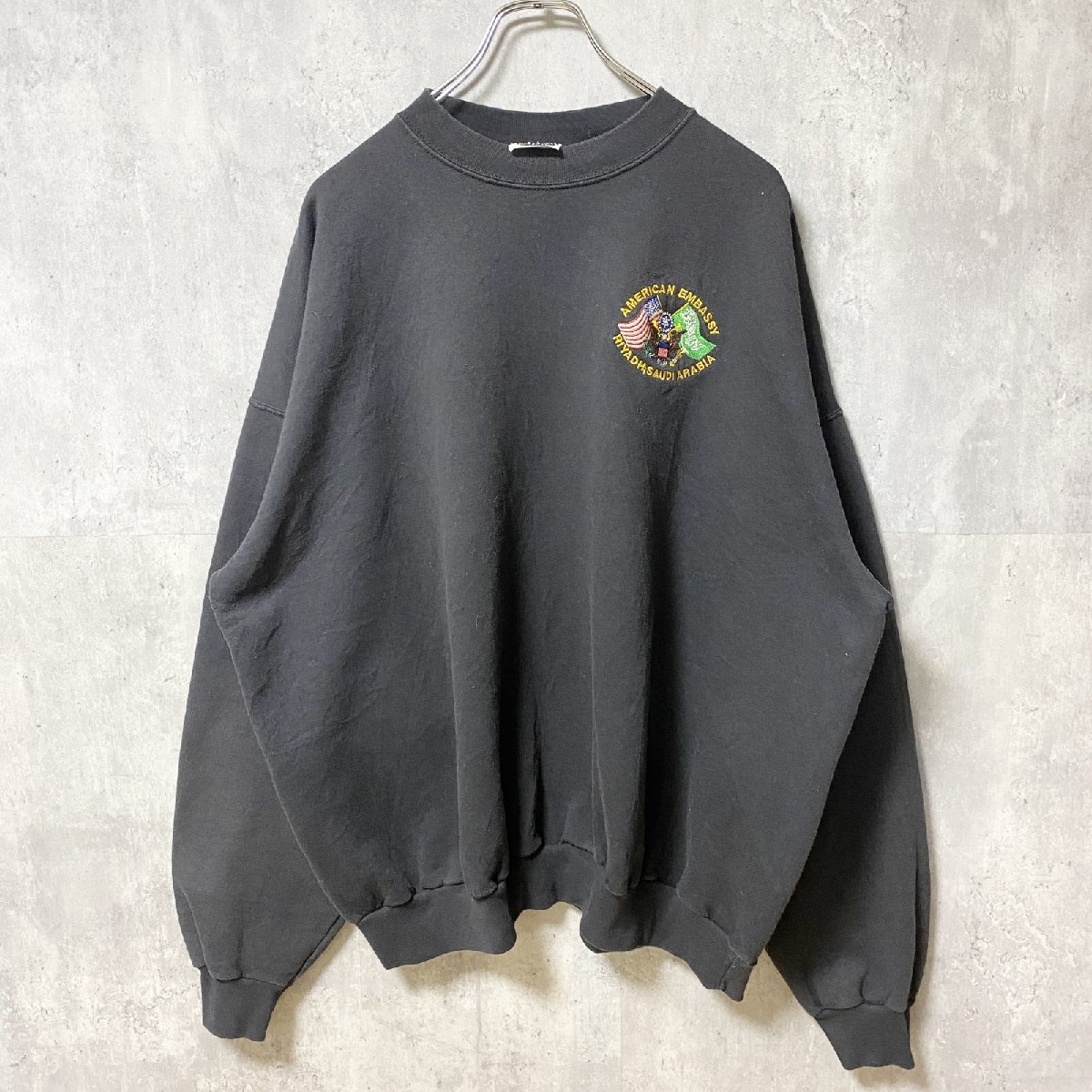 古着 used Hanes ヘインズ 長袖スウェット トレーナー ワンポイント刺繍 黒 ブラック クルーネック XXLサイズ拍卖