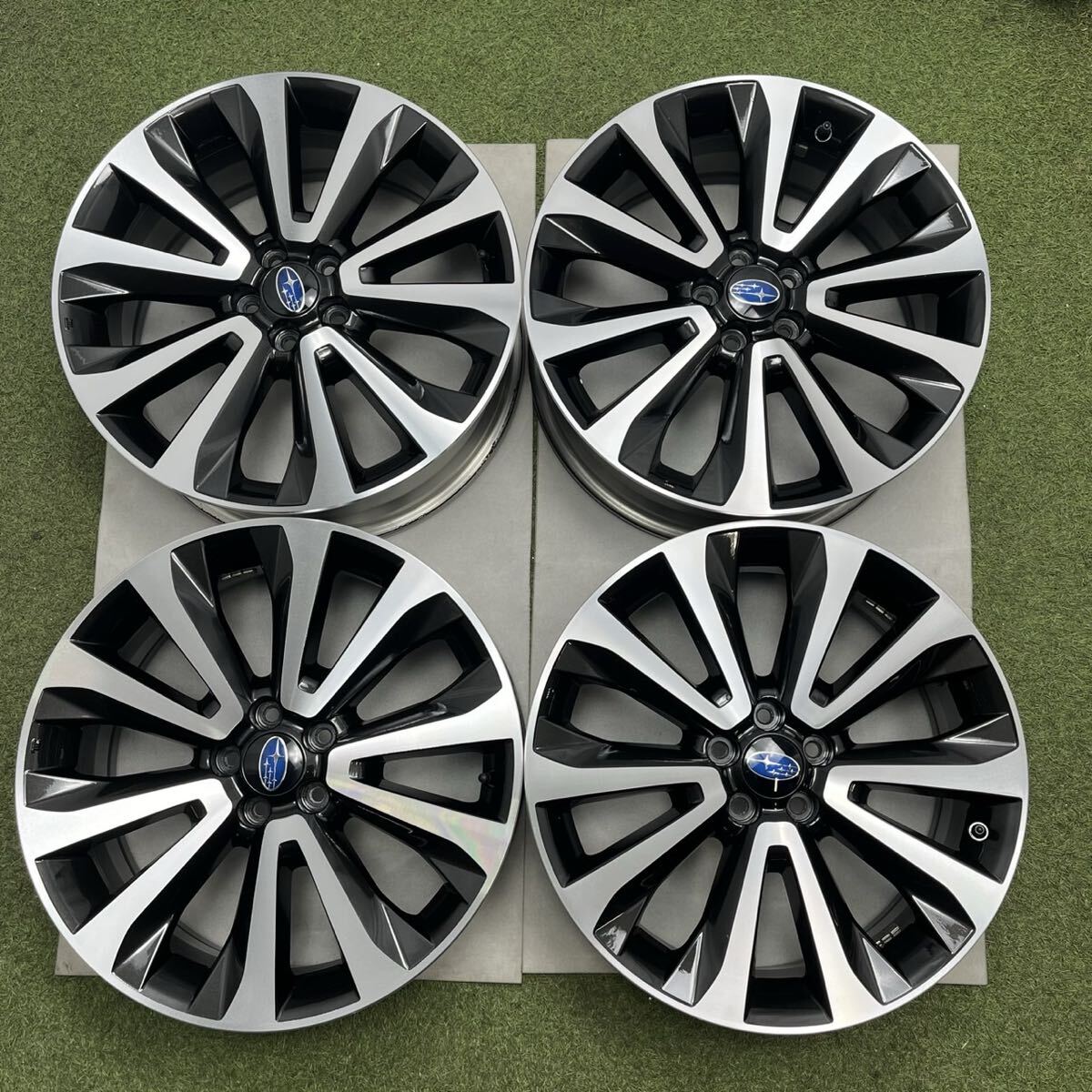 【1103】中古美品★ディスク面クリア塗装済み 18インチ SUBARU純正 ENKEI製 18×7J ET48 PCD100 5穴 ハブ径56 フォレスター拍卖