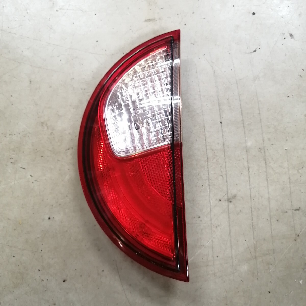 ラパン DBA-HE33S 左テールランプ 35661-80P00拍卖