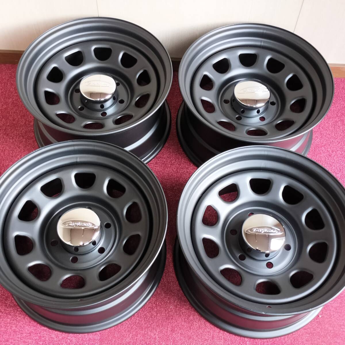 デイトナ マットブラック 16-8.0J 6H139.7 ±00 ホイール4本セット ランドクルーザー 60 70 80 ハイエース 200系 アウトレット 01-2574S拍卖
