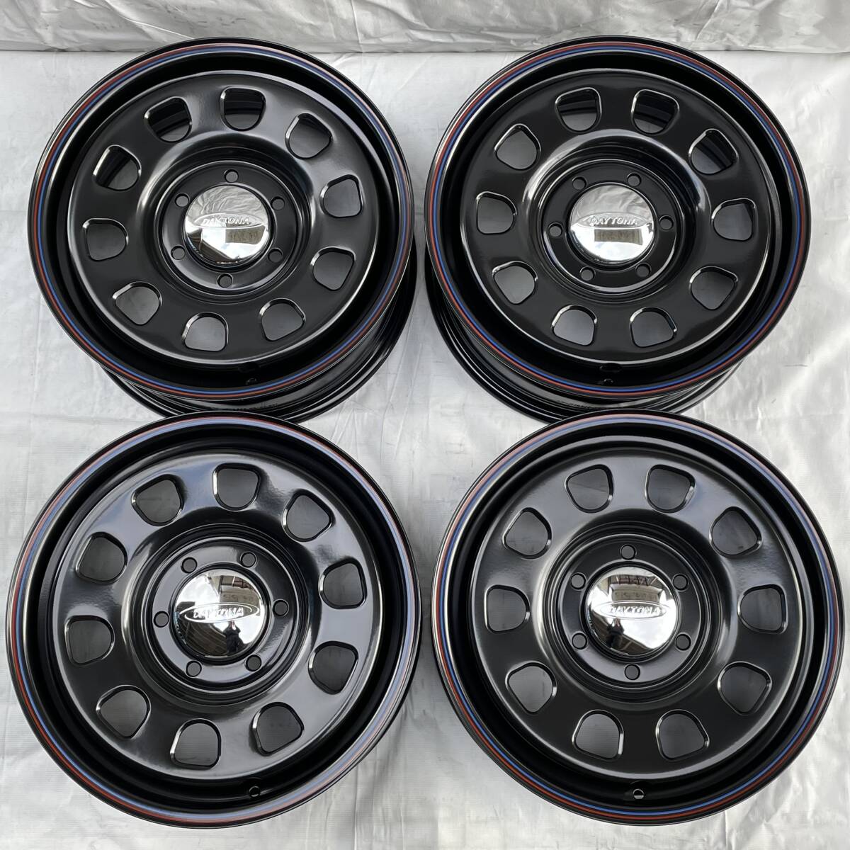 デイトナ ブラック 17-6.5J 6H139.7 +38 GOODYEAR EAGLE #1 NASCAR PLUS 215/60R17 ホワイトレター ハイエース 200系 01-2170S拍卖