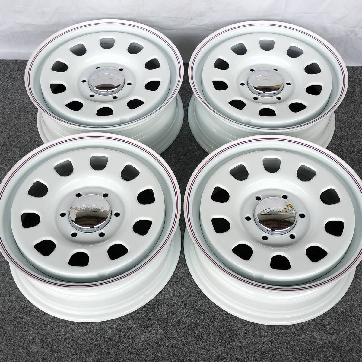 デイトナ ホワイト 17-6.5J 6H139.7 +38 ヨコハマ パラダ PA03 215/60R17 ホワイトレター ハイエース レジアスエース 200系 01-2594S拍卖