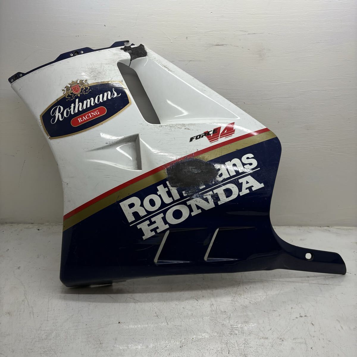 01518 ホンダ VFR400R NC24 アンダーカウル 左側 純正 割れあり ロスマンズカラー拍卖