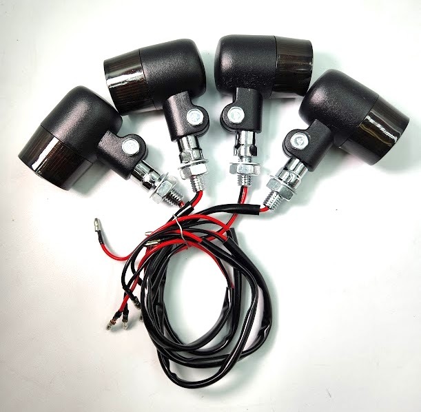 アルミボディ ヨーロピアンウィンカー スモーク 4個セット 高品質 ショートステー付 検/ CBX400F Z1 FX GS CB400SF XJ 4ミニ モンキー 拍卖