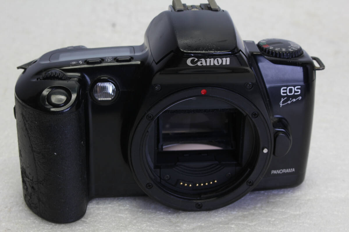 送料無料。作動OK。ファインダーにカビ。キャノン Canon EOS kiss ボディ ブラック フィルムカメラ  管理B17- 250809r拍卖