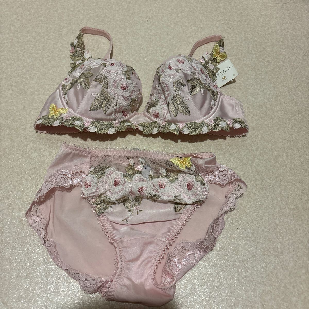 sale2点セットワコールパルファージュparfage花と蝶 ピンクブラC75ショーツM新品未使用紙タグ付き 完売 トレフルサルートルジェラゼユイ拍卖