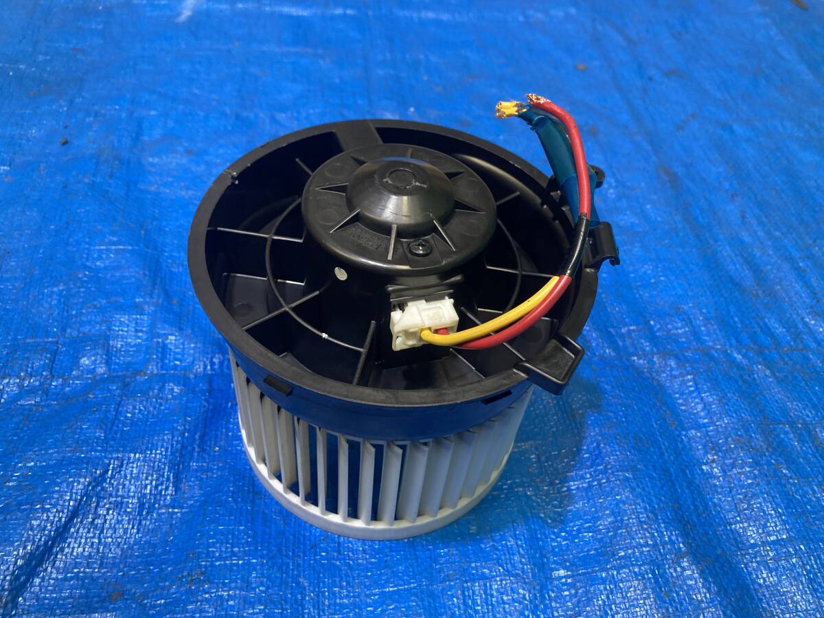ニッサン セレナ HFC26 MR20 ヒーターブロアモーター 純正品 動作確認済み カプラー2ピン 管25647拍卖