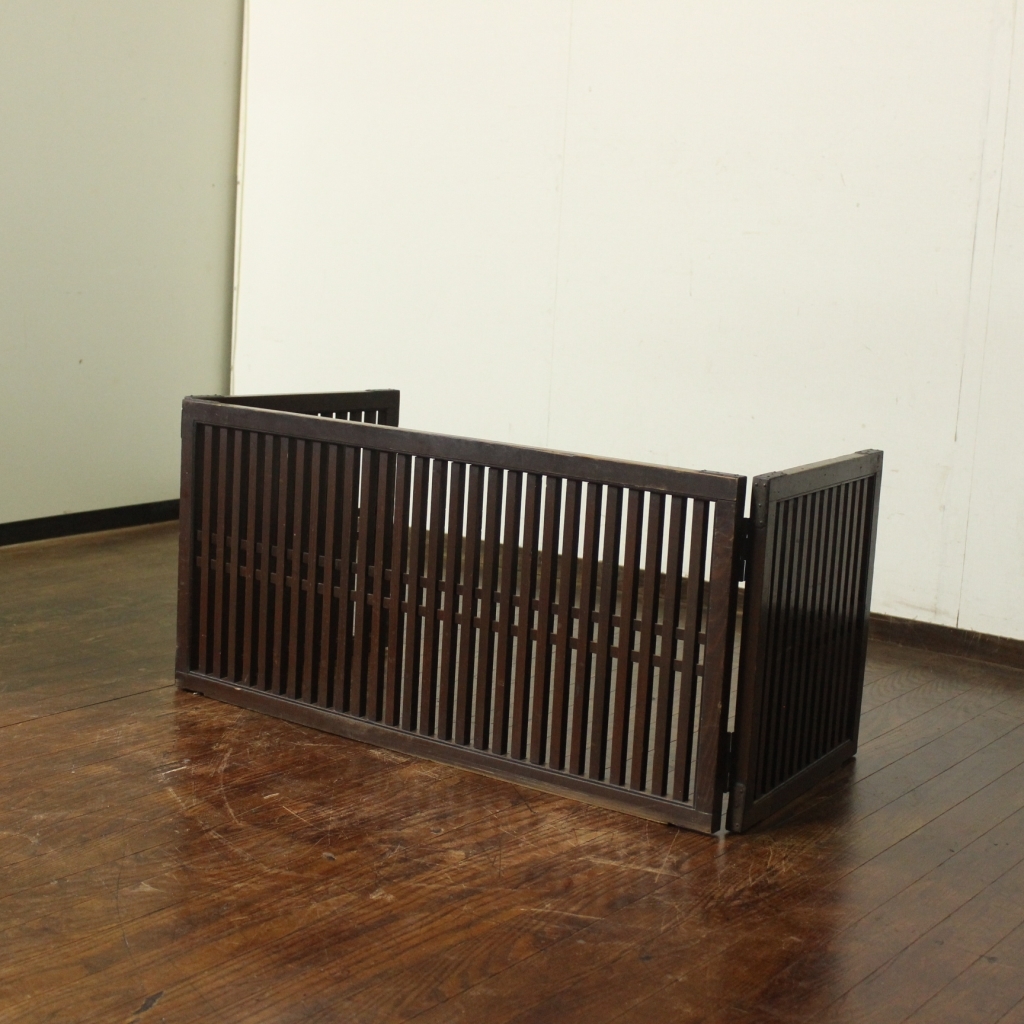 明治時代の古い帳場格子 三つ折り結界 商家/間仕切/時代箪笥/古家具/古民家/古民具/帳場囲/アンティーク/店舗什器/衝立/商家拍卖