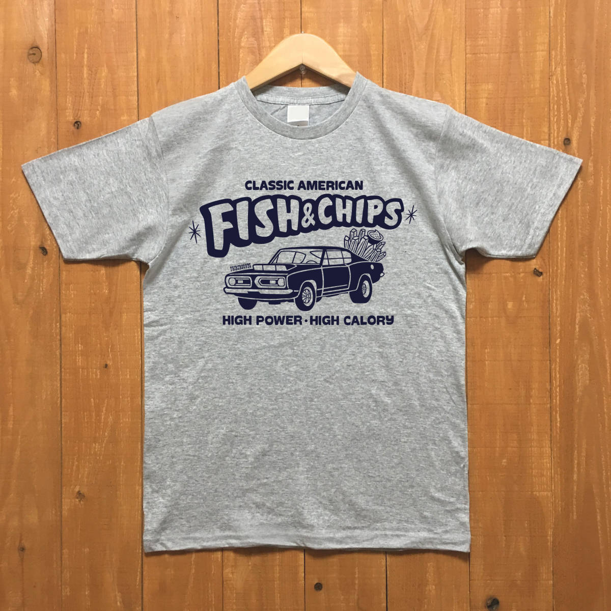 ■ FISH & CHIPS Tシャツ■Lサイズ(グレーxネイビー)アメリカ アメ車 モパ- MOPAR PLYMOUTH BARRACUDA ハンバ-ガ- ポテト拍卖