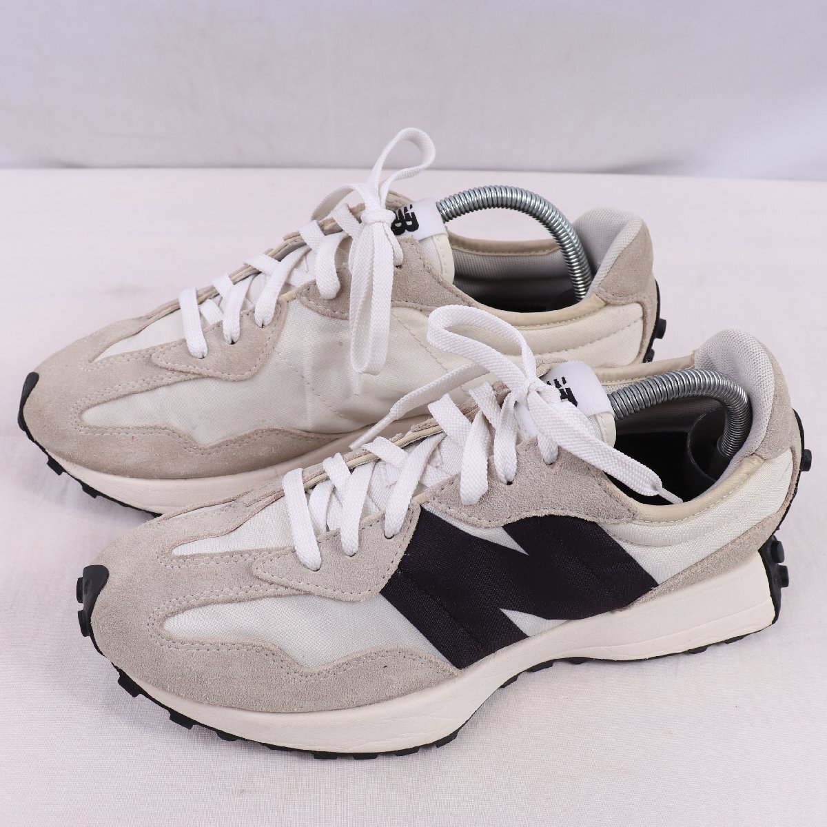 327 ニューバランス 26.0cm/new balance 灰 グレー 黒 ブラック 中古 古着 メンズ スニーカー yy6558拍卖