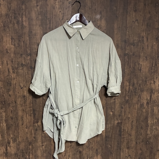 A460◇Chico | チコ シャツブラウス ベルト付き くすみグリーン レディース サイズ不明 中古品拍卖