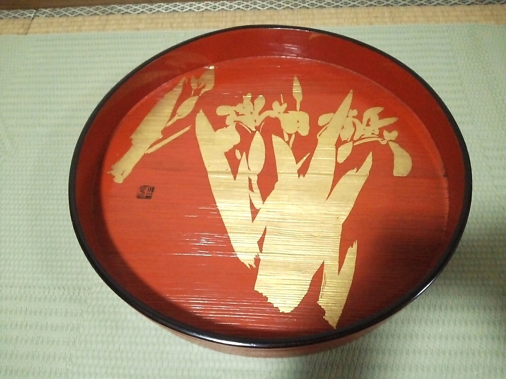 ★【一美堂】★茶道具★木製★朱塗 かきつばた蒔絵『大 丸盆』★48.5cm★拍卖