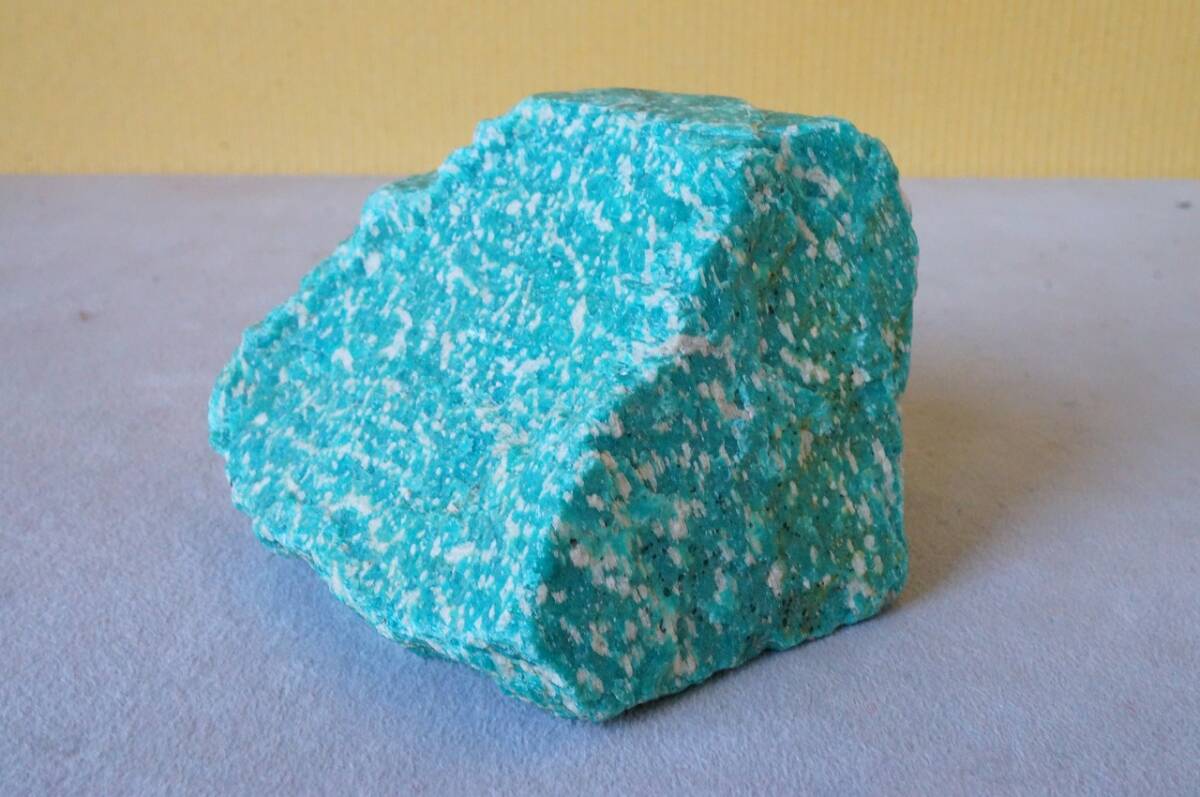 色合いと模様の美しい!希少!30年前の未使用原石!アマゾナイト原石588g拍卖