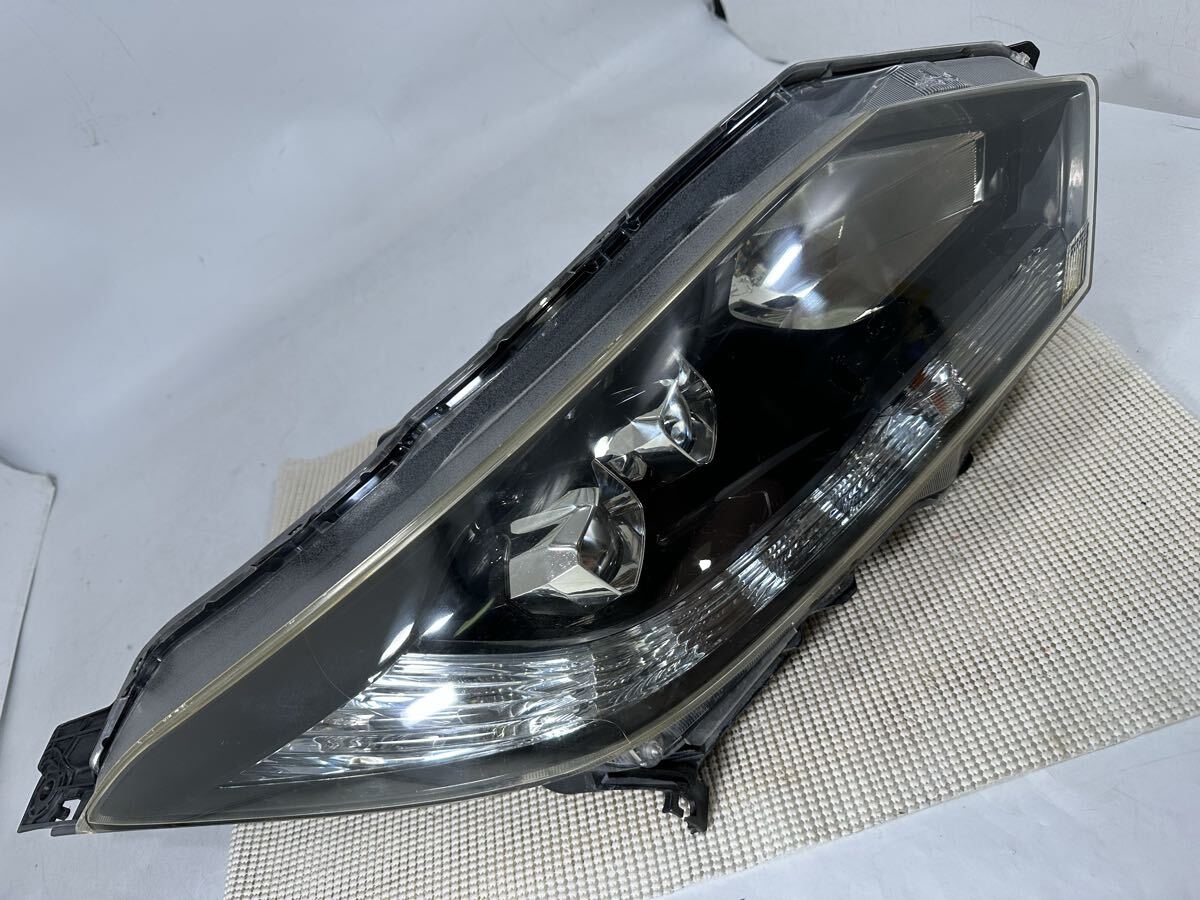 M32-4-1 ヴェゼル 右 RU3 RU4 打刻11 100-62164 LED ヘッドライト拍卖