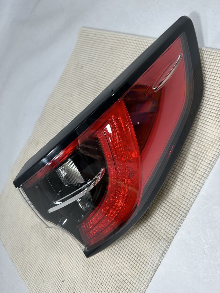 M10-1-2  カローラツーリング 右 NRE210W ZWE214W 12-637 テールライト拍卖