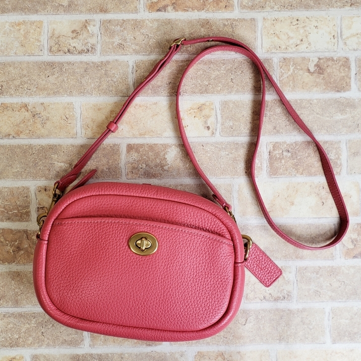 コーチ COACH ターンロック ラウンド型 レザー ショルダーバッグ ピンク 小ぶり拍卖