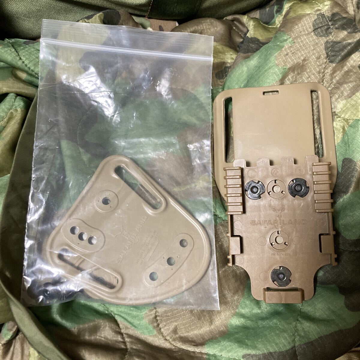 実物 米軍実物 米軍放出品 SAFARILAND サファリランド ホルスター ベルトループ QLS 右用 拍卖