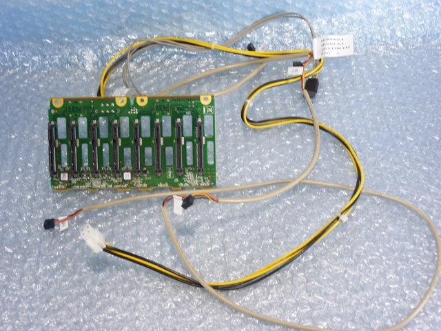 1SEY // Fujitsu PRIMERGY RX2520 M4 の ハードディスク(HDD)バックパネル 2.5インチx8 / A3C40173252 A3C40103416 A3C40197793拍卖