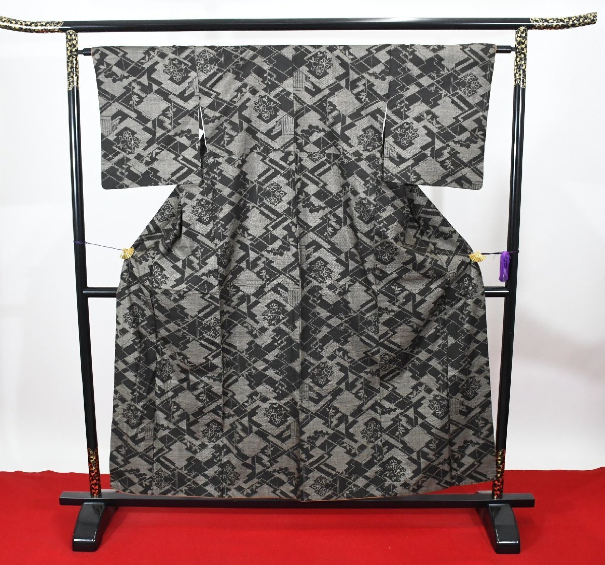 大島紬 泥染め 松皮菱 身丈151cm 裄丈63cm ★着物 pb-3385 桜庭呉服店拍卖