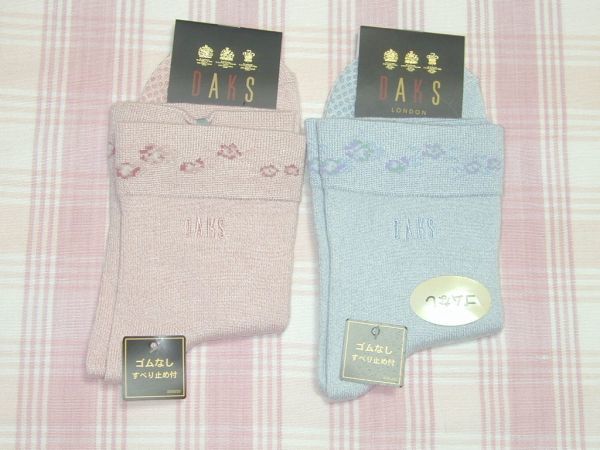DAKSダックス*ピンク&水色 お花柄の靴下2点/22-24㎝/新品/送料込拍卖