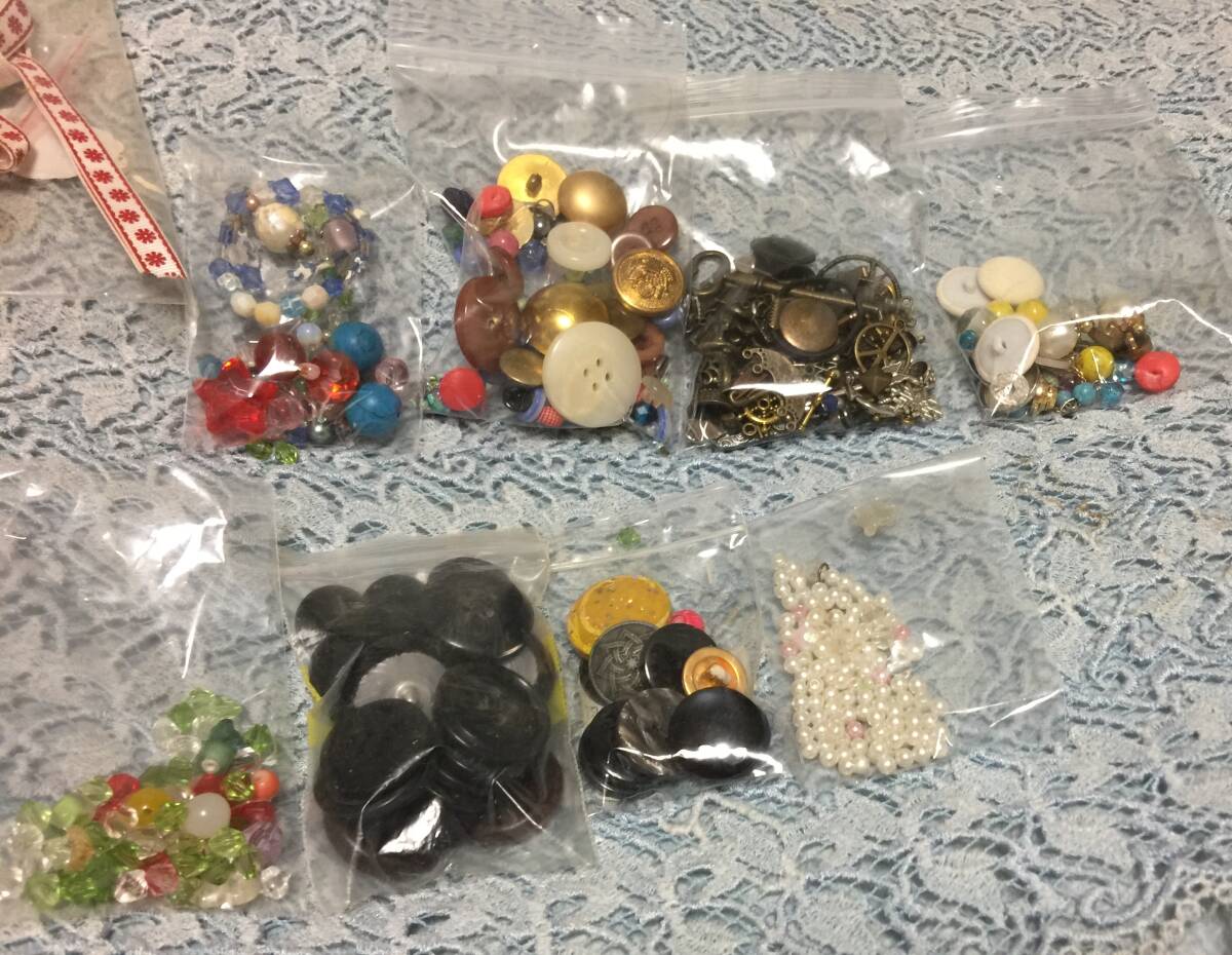ハンドメイド アクセサリー ビーズ チャーム ガラス パール 各種ボタン 90点以上 セット リメイクなどにも拍卖